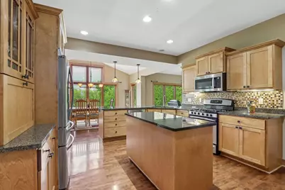 W287N990  Bedouin Ct, Delafield, WI 53188 - Photo 14