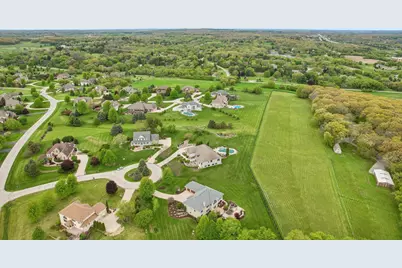 W287N990  Bedouin Ct, Delafield, WI 53188 - Photo 68
