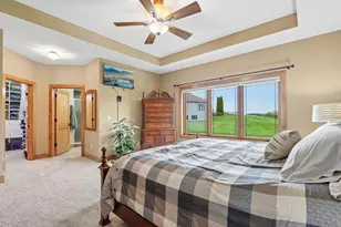 W287N990 Bedouin Ct, Delafield, WI 53188 - Photo 26