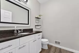 2726 Avalon Ct, Racine, WI 53406 - Photo 14