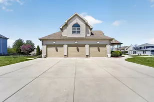 2726 Avalon Ct, Racine, WI 53406 - Photo 2