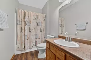 1631 Rolling Green Dr, Racine, WI 53406 - Photo 22