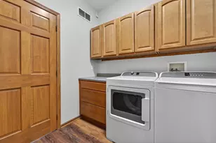 1631 Rolling Green Dr, Racine, WI 53406 - Photo 20