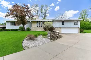 301 W Indian Creek Ct, Fox Point, WI 53217 - Photo 1