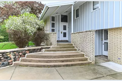 301 W Indian Creek Ct, Fox Point, WI 53217 - Photo 12