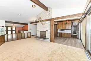 301 W Indian Creek Ct, Fox Point, WI 53217 - Photo 18