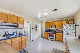 2350 S Lenox St, Milwaukee, WI 53207 - Photo 22