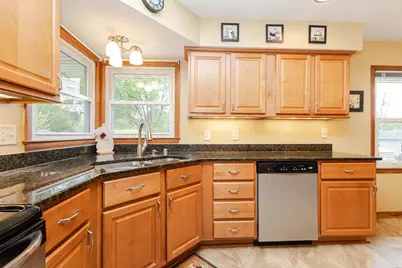 4123 N 95th St, Wauwatosa, WI 53222 - Photo 16