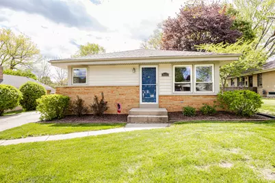 4123 N 95th St, Wauwatosa, WI 53222 - Photo 2