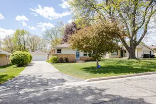 4123 N 95th St, Wauwatosa, WI 53222 - Photo 6