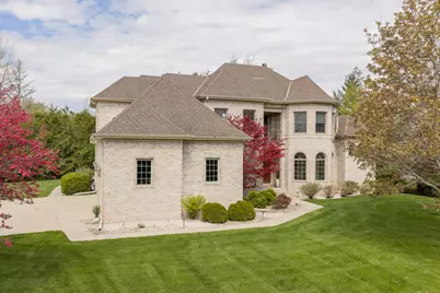 10935 N Oriole Ln, Mequon, WI 53092 - Photo 2