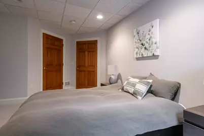 10935 N Oriole Ln, Mequon, WI 53092 - Photo 52