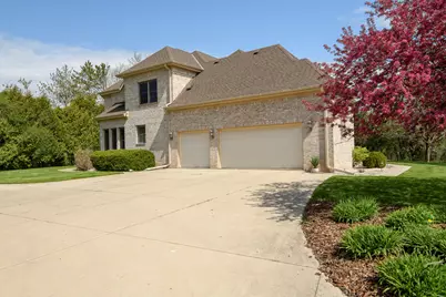 10935 N Oriole Ln, Mequon, WI 53092 - Photo 4