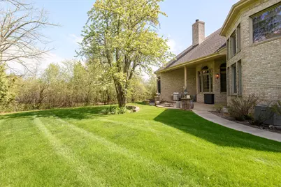 10935 N Oriole Ln, Mequon, WI 53092 - Photo 6