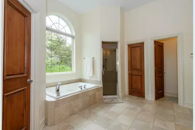 10935 N Oriole Ln, Mequon, WI 53092 - Photo 24