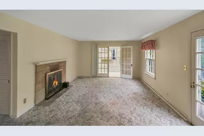 518  S. Lakeshore Dr, Fontana, WI 53125 - Photo 2
