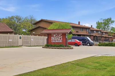 4075 S 84th St #4, Greenfield, WI 53228 - Photo 2