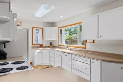 2247  Sisson Dr, La Crosse, WI 54601 - Photo 6