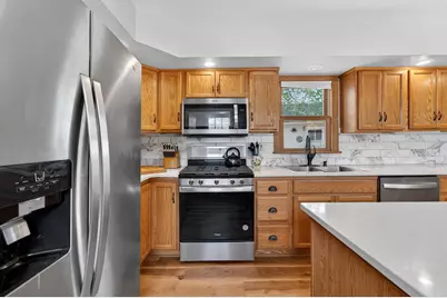 102 N Jefferson St, Racine, WI 53185 - Photo 6