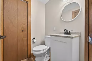 102 N Jefferson St, Racine, WI 53185 - Photo 12