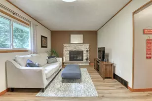 W141N5429 Van Buren Dr, Menomonee Falls, WI 53051 - Photo 18
