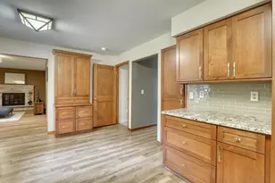 W141N5429 Van Buren Dr, Menomonee Falls, WI 53051 - Photo 16