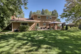 W141N5429 Van Buren Dr, Menomonee Falls, WI 53051 - Photo 42