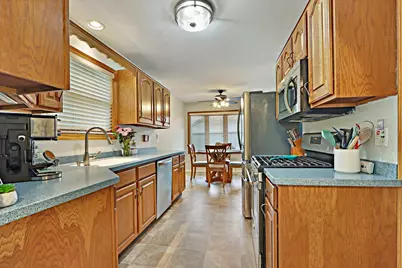 7515  25th Ave, Kenosha, WI 53143 - Photo 6
