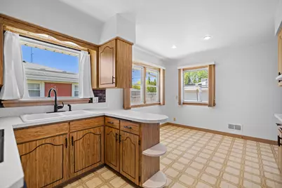 1514  22nd St, Kenosha, WI 53140 - Photo 8