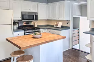 1416 Cedar St, Oshkosh, WI 54901 - Photo 10