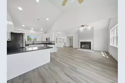 N56W18034  Evergreen Ln, Menomonee Falls, WI 53051 - Photo 6