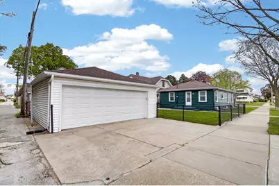 2300  Geneva St, Racine, WI 53402 - Photo 4