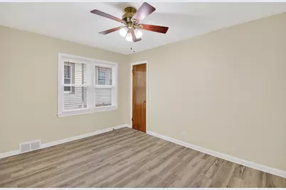 2300  Geneva St, Racine, WI 53402 - Photo 12