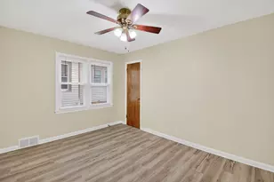 2300 Geneva St, Racine, WI 53402 - Photo 12