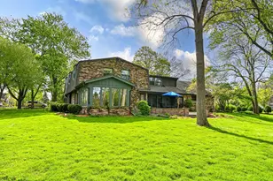 805 Lone Tree Rd, Elm Grove, WI 53122 - Photo 12
