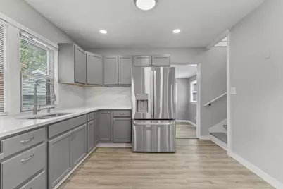 606 S 94th Pl, Milwaukee, WI 53214 - Photo 6