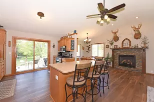 4107 Scarborough Dr, Richfield, WI 53076 - Photo 4