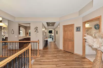 2307  Silver Fox Ct, Waukesha, WI 53188 - Photo 4