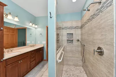 2307  Silver Fox Ct, Waukesha, WI 53188 - Photo 28