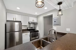 4332 Melody Ln, Madison, WI 53704 - Photo 4