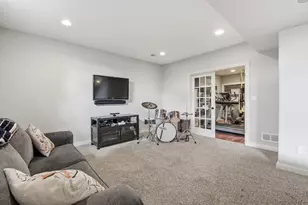 1267 Mary Hill Cir, Hartland, WI 53029 - Photo 40