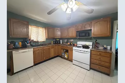 1439 S 10th St, Sheboygan, WI 53081 - Photo 2