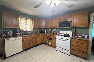 1439 S 10th St, Sheboygan, WI 53081 - Photo 2