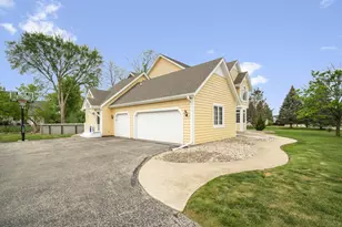 5429 W Yale Dr, Franklin, WI 53132 - Photo 36