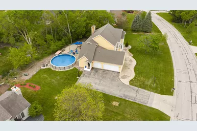 5429 W Yale Dr, Franklin, WI 53132 - Photo 40