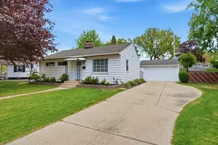 1517 N Bel Ayr Dr, Waukesha, WI 53188 - Photo 2