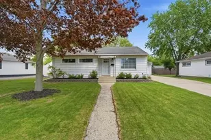 1517 N Bel Ayr Dr, Waukesha, WI 53188 - Photo 1