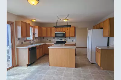 1411  Wedgewood Dr, Watertown, WI 53098 - Photo 14