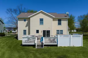 1411 Wedgewood Dr, Watertown, WI 53098 - Photo 4