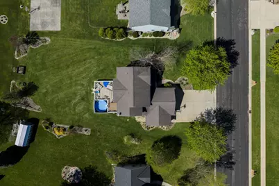1411  Wedgewood Dr, Watertown, WI 53098 - Photo 2